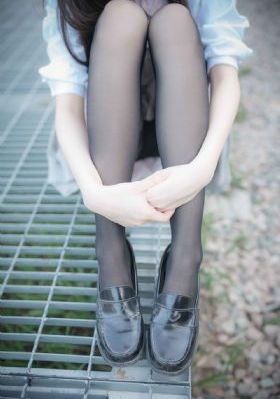 吃奶扶着岳从后面挺进乱
