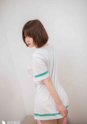 欧美大尺度吃奶做爰