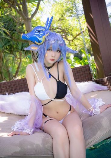 年轻女教师hd中字免费观看